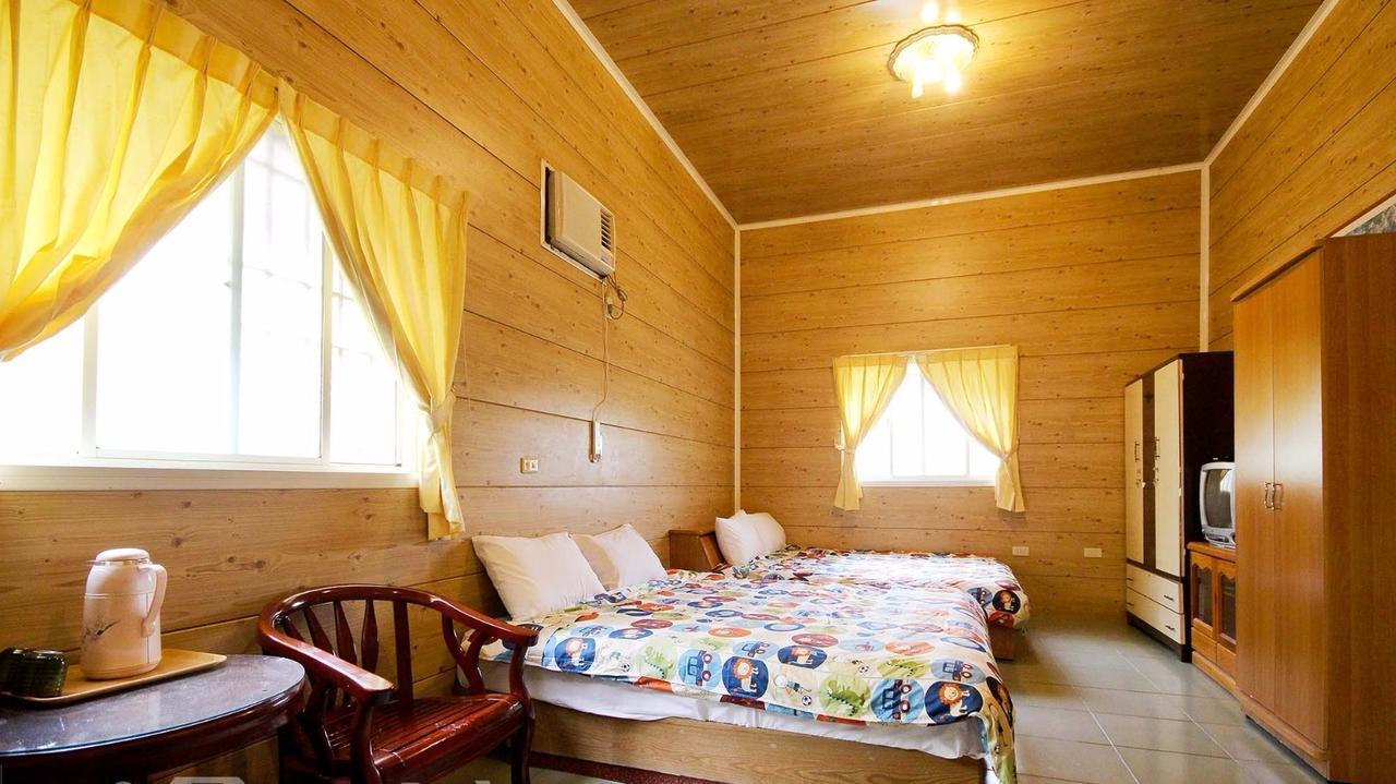 Bed and Breakfast Sun Moon Lake Wild Flower à Yuchi Extérieur photo