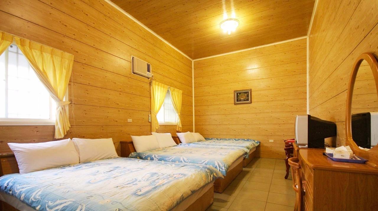 Bed and Breakfast Sun Moon Lake Wild Flower à Yuchi Extérieur photo